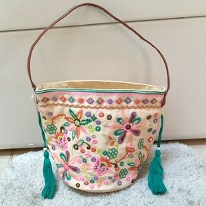 NWT Vintage Style Embroidered Boho Canvas Bucket Bag
